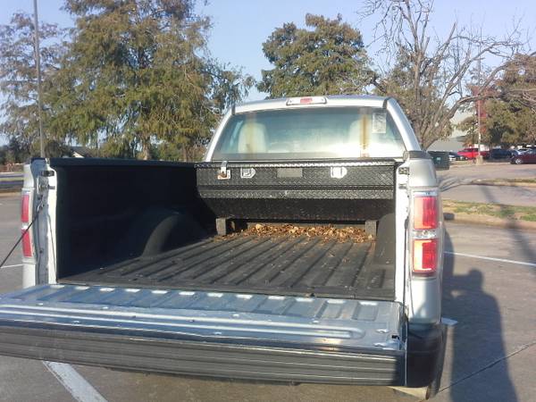 2010 Ford, dovoz USA — foto 5 z 7