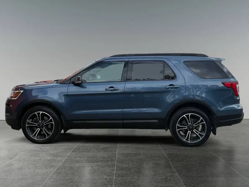 2019 Ford Explorer XLT, modrá, 176 249 km, dovoz Kanada — foto 2 z 12