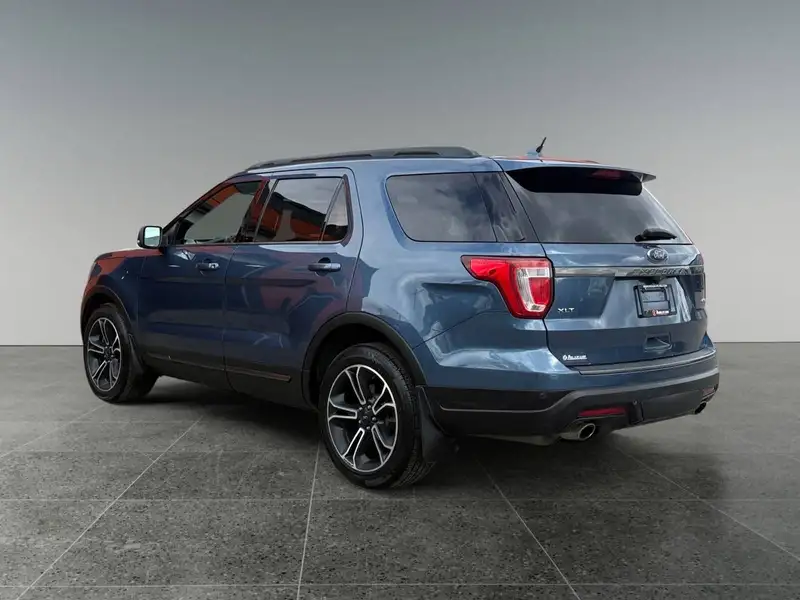 2019 Ford Explorer XLT, modrá, 176 249 km, dovoz Kanada — foto 3 z 12