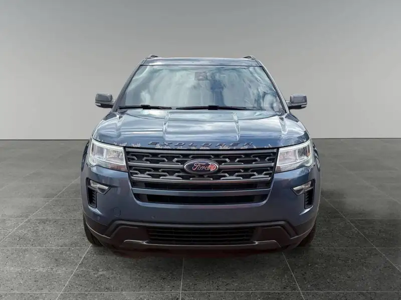 2019 Ford Explorer XLT, modrá, 176 249 km, dovoz Kanada — foto 8 z 12