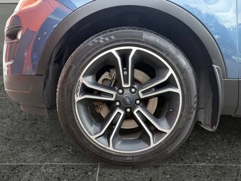 2019 Ford Explorer XLT, modrá, 176 249 km, dovoz Kanada — foto 9 z 12