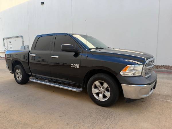 2017 Dodge, dovoz USA — foto 3 z 11