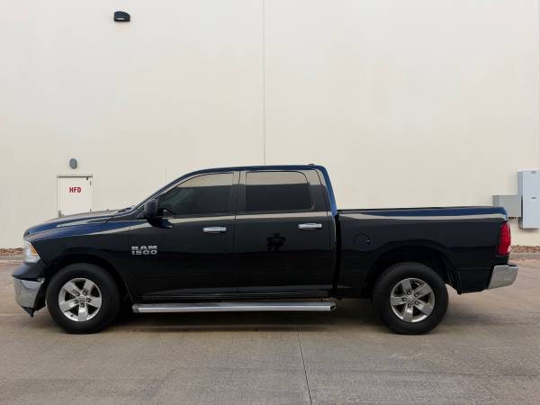 2017 Dodge, dovoz USA — foto 6 z 11