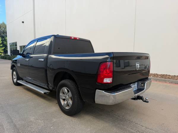 2017 Dodge, dovoz USA — foto 7 z 11