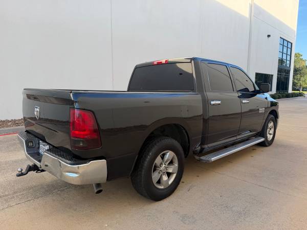 2017 Dodge, dovoz USA — foto 8 z 11