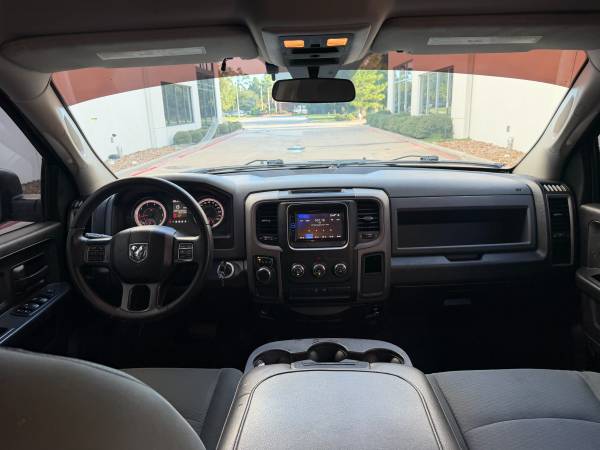 2017 Dodge, dovoz USA — foto 9 z 11