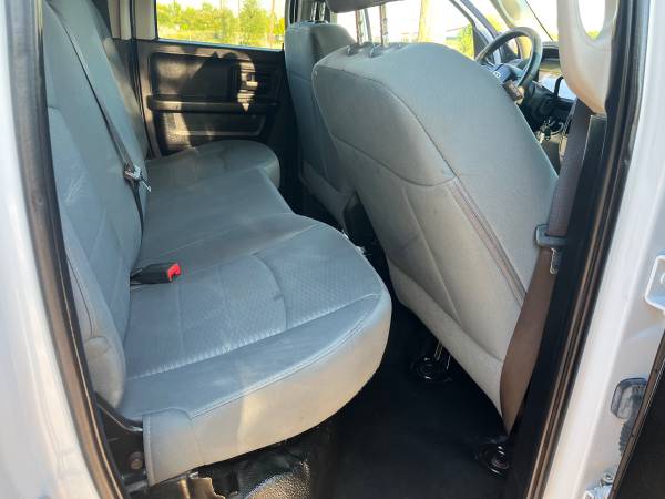 2015 Dodge, dovoz USA — foto 11 z 11
