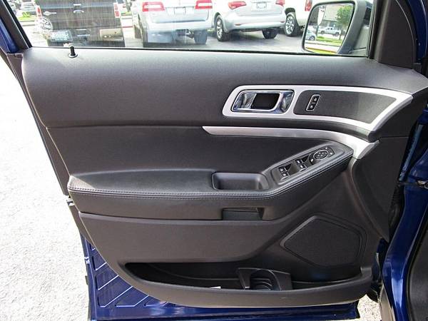 2015 Ford, dovoz USA — foto 7 z 12