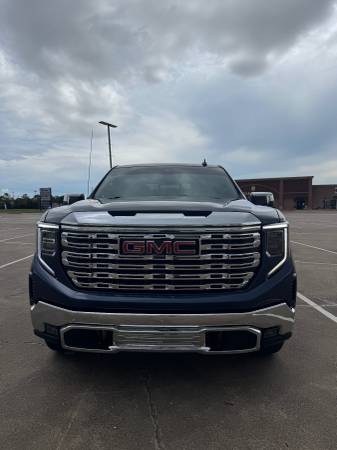 2023 GMC, dovoz USA — foto 2 z 12