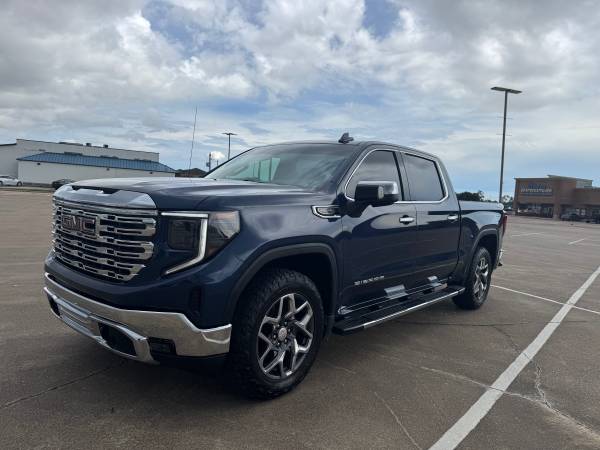 2023 GMC, dovoz USA — foto 3 z 12