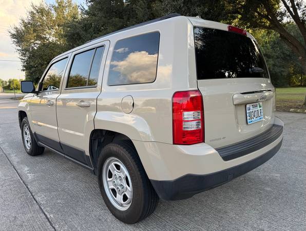 2017 Jeep, dovoz USA — foto 3 z 12