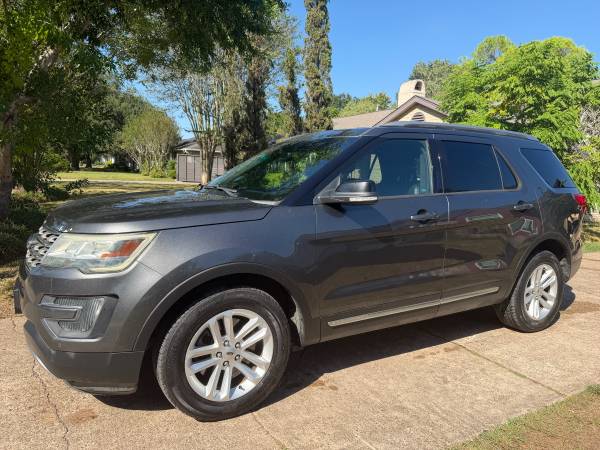 2016 Ford, dovoz USA — foto 4 z 12