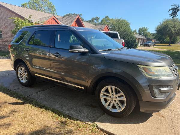 2016 Ford, dovoz USA — foto 6 z 12