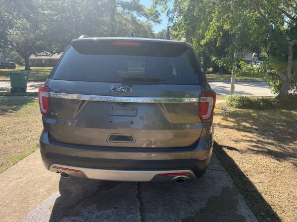 2016 Ford, dovoz USA — foto 9 z 12