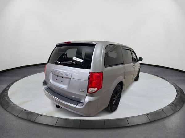 2019 Dodge, dovoz USA — foto 2 z 11