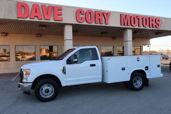 2021 Ford, dovoz USA — foto 2 z 12