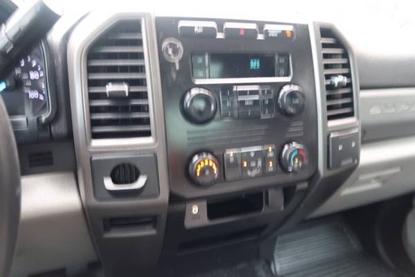2019 Ford, dovoz USA — foto 12 z 12