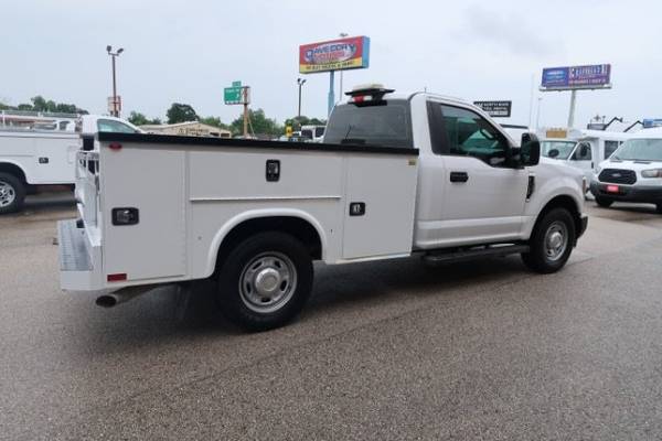 2019 Ford, dovoz USA — foto 5 z 12
