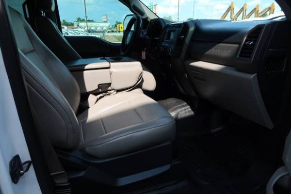 2017 Ford, dovoz USA — foto 10 z 12