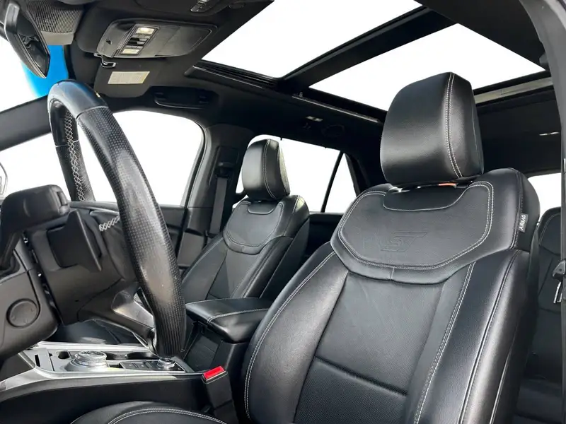 2020 Ford Explorer ST, stříbrná, 141 083 km, dovoz Kanada — foto 12 z 12