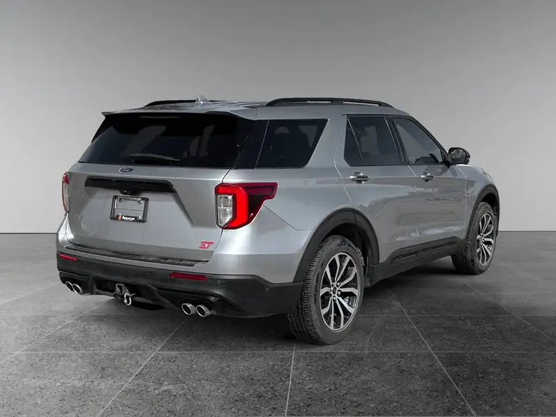 2020 Ford Explorer ST, stříbrná, 141 083 km, dovoz Kanada — foto 5 z 12
