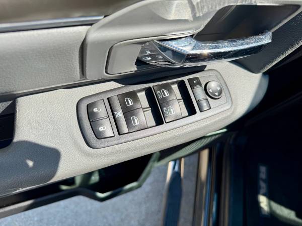 2017 Dodge, dovoz USA — foto 10 z 12