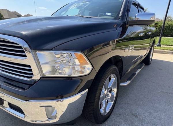 2017 Dodge, dovoz USA — foto 2 z 12