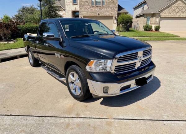 2017 Dodge, dovoz USA — foto 7 z 12