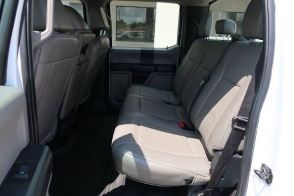 2022 Ford, dovoz USA — foto 10 z 12