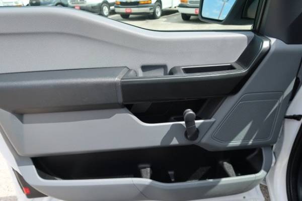 2022 Ford, dovoz USA — foto 10 z 12