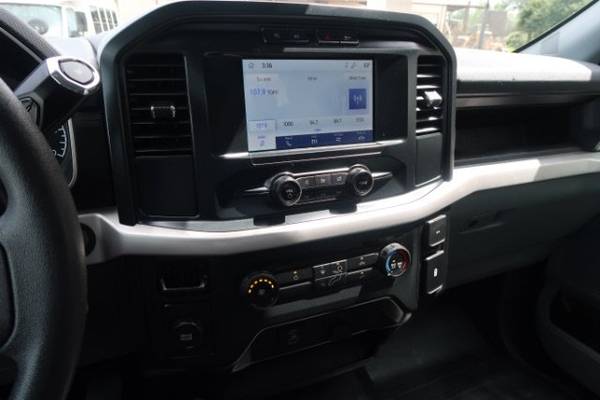 2022 Ford, dovoz USA — foto 12 z 12