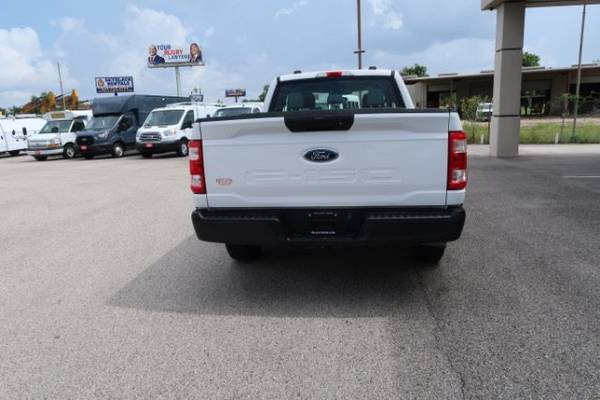 2022 Ford, dovoz USA — foto 6 z 12