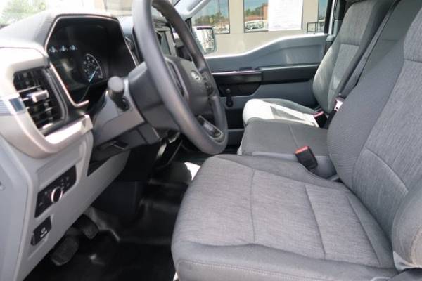 2022 Ford, dovoz USA — foto 9 z 12