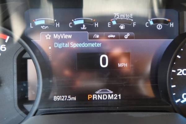 2022 Ford, dovoz USA — foto 12 z 12