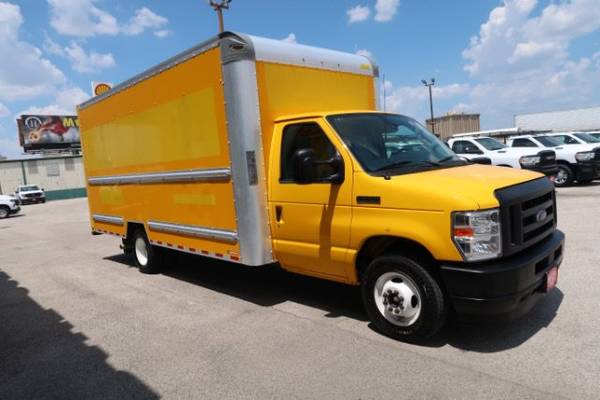 2022 Ford, dovoz USA — foto 4 z 12