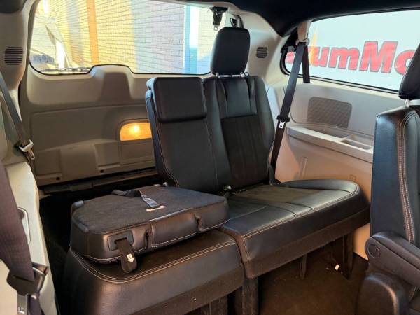 2020 Dodge, dovoz USA — foto 11 z 12