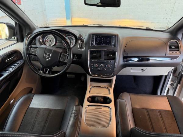 2020 Dodge, dovoz USA — foto 7 z 12
