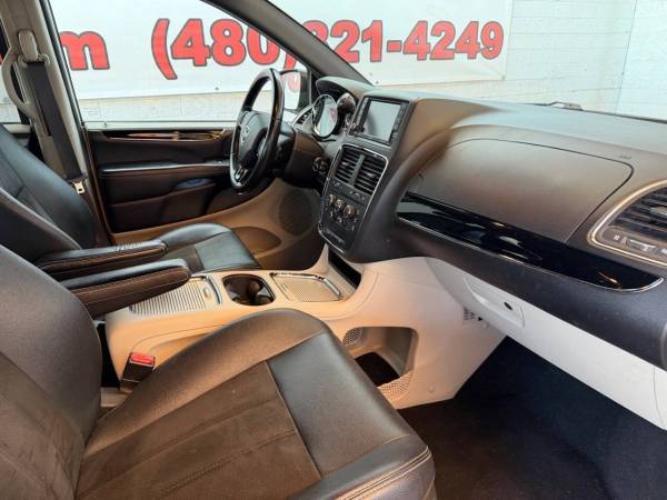 2020 Dodge, dovoz USA — foto 8 z 12