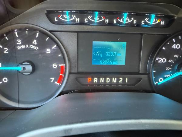 2022 Ford, dovoz USA — foto 10 z 12