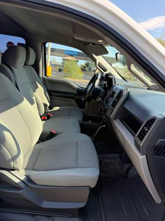 2022 Ford, dovoz USA — foto 9 z 12