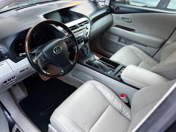 2010 Lexus, dovoz USA — foto 5 z 10