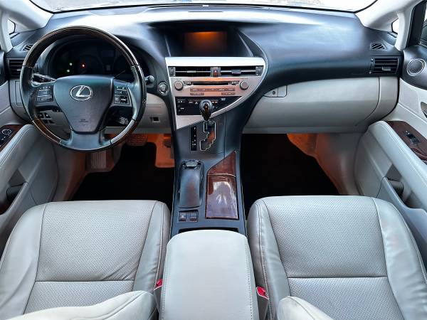 2010 Lexus, dovoz USA — foto 6 z 10