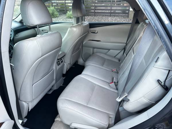 2010 Lexus, dovoz USA — foto 8 z 10