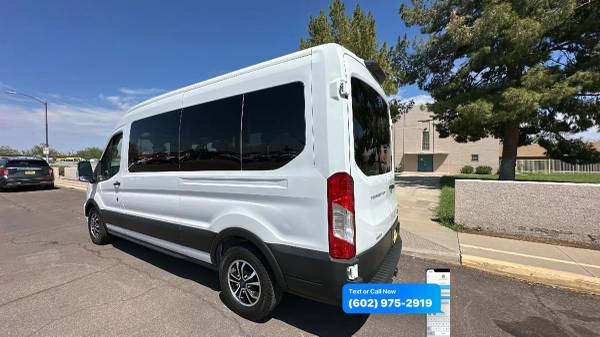 2022 Ford, dovoz USA — foto 2 z 12