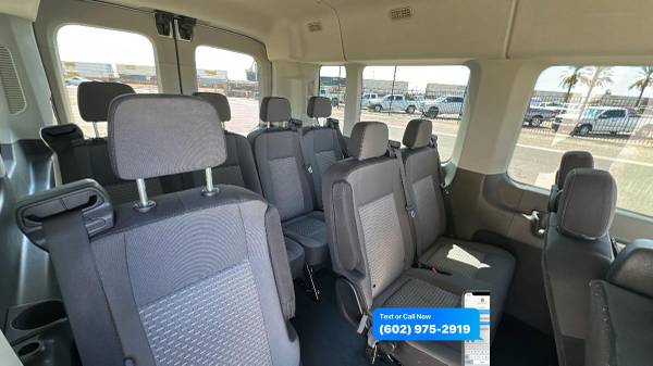 2022 Ford, dovoz USA — foto 9 z 12