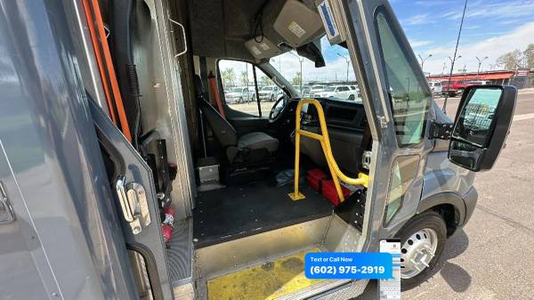 2021 Ford, dovoz USA — foto 6 z 12