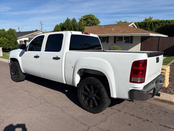 2012 GMC, dovoz USA — foto 2 z 6
