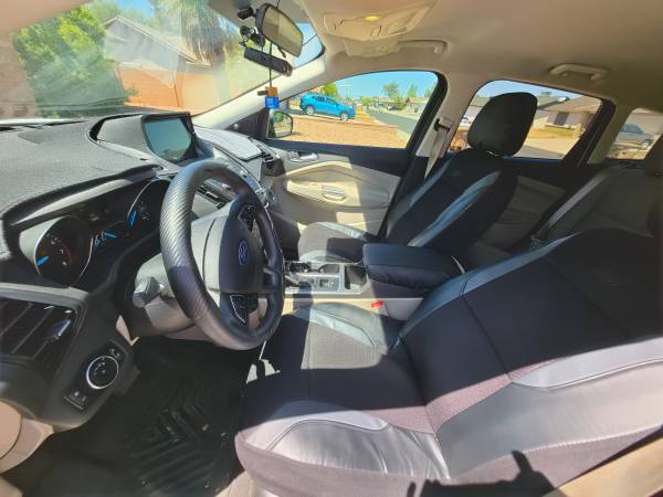 2017 Ford, dovoz USA — foto 6 z 10