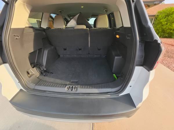 2017 Ford, dovoz USA — foto 8 z 10