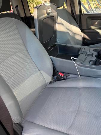 2015 Dodge, dovoz USA — foto 12 z 12